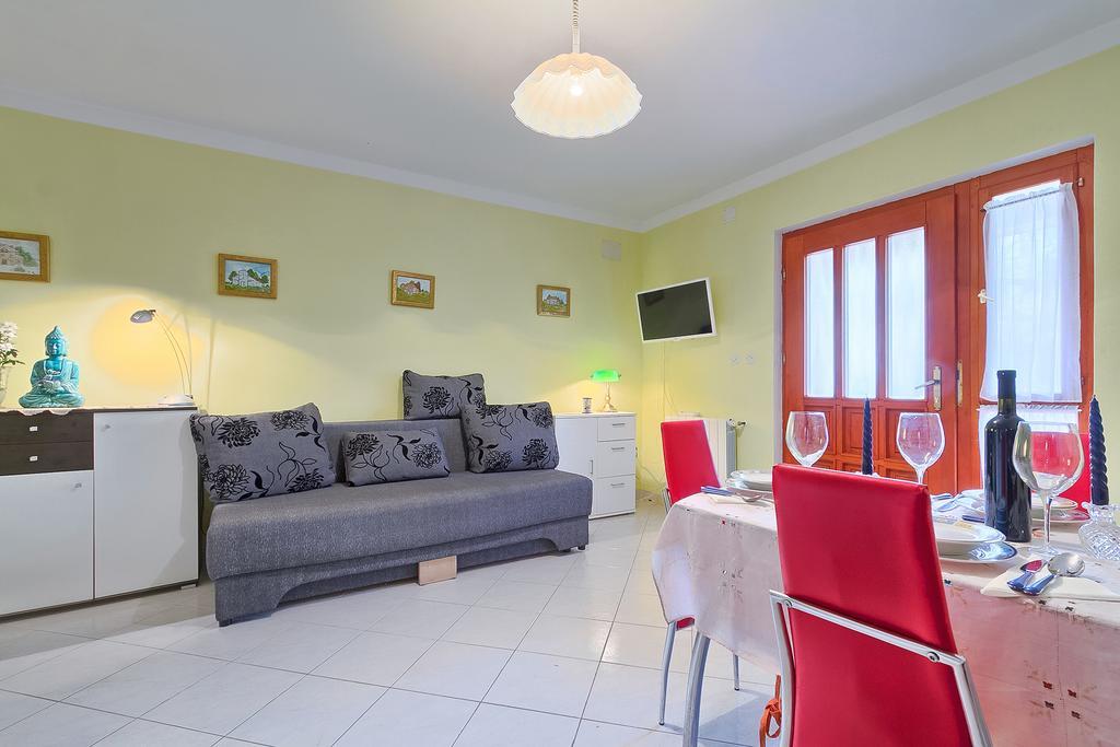 Nedeščina Apartments Valoda מראה חיצוני תמונה