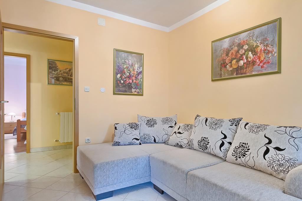 Nedeščina Apartments Valoda מראה חיצוני תמונה