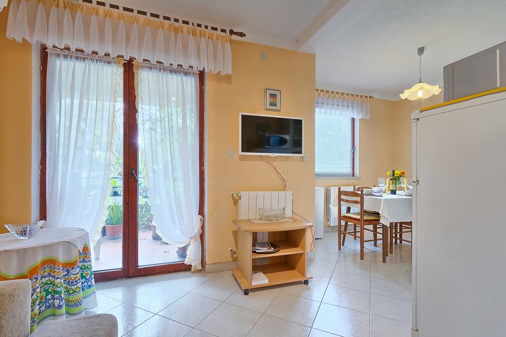 Nedeščina Apartments Valoda מראה חיצוני תמונה