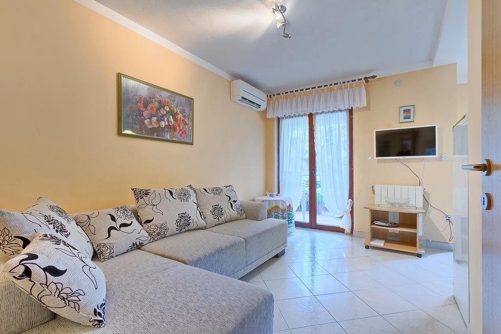Nedeščina Apartments Valoda מראה חיצוני תמונה