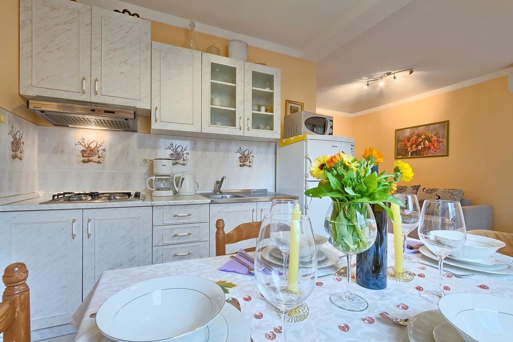 Nedeščina Apartments Valoda מראה חיצוני תמונה