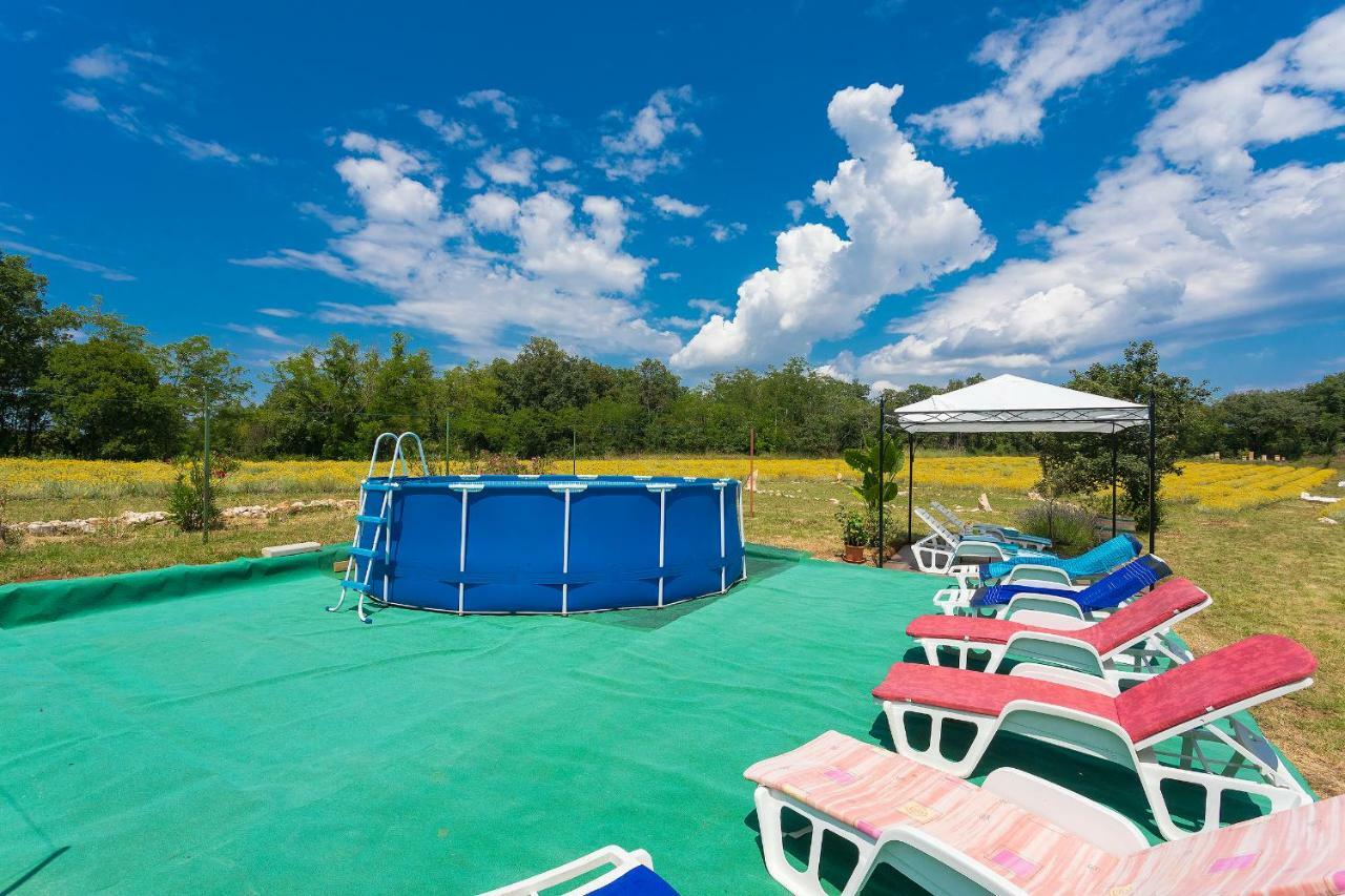 Nedeščina Apartments Valoda מראה חיצוני תמונה
